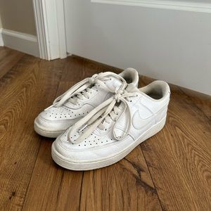 NIKE Court Vision Low